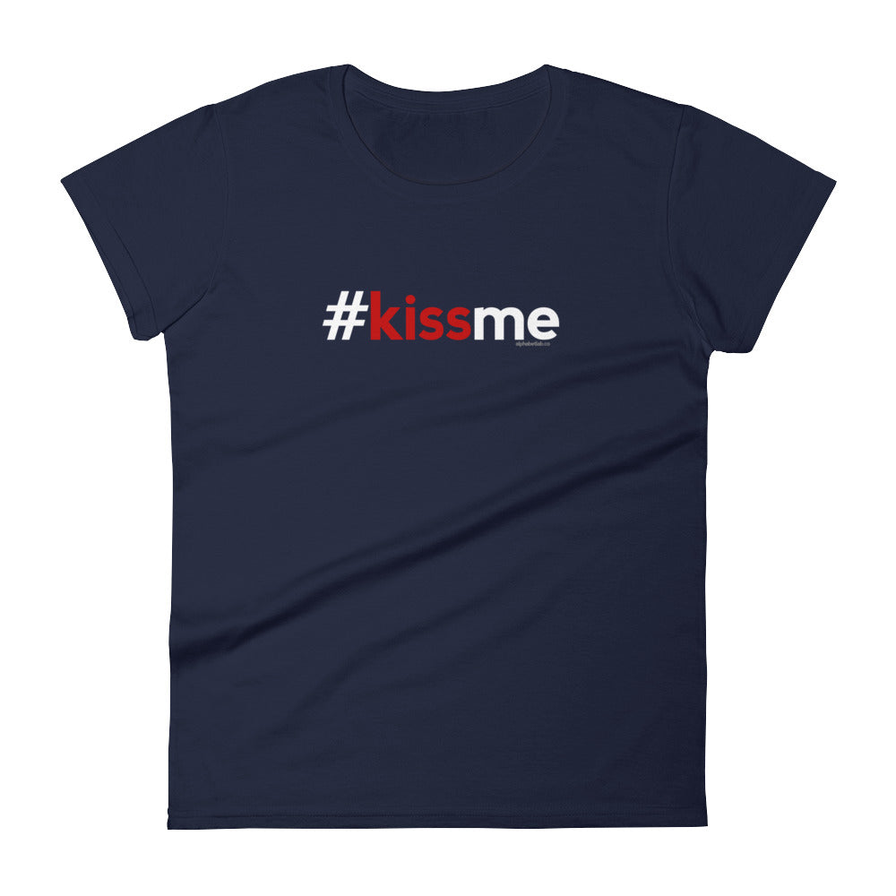 Hashtag Kiss Me Womens Valentine’s Day T-Shirt