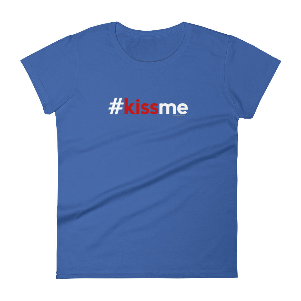 Hashtag Kiss Me Womens Valentine’s Day T-Shirt